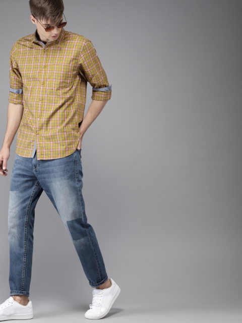 

Moda Rapido Men Green & Maroon Checked Casual Shirt