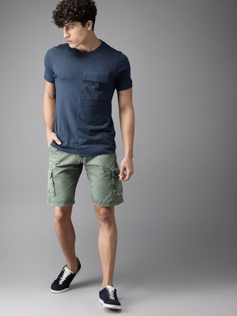 

HERE&NOW Men Green Solid Regular Fit Cargo Shorts