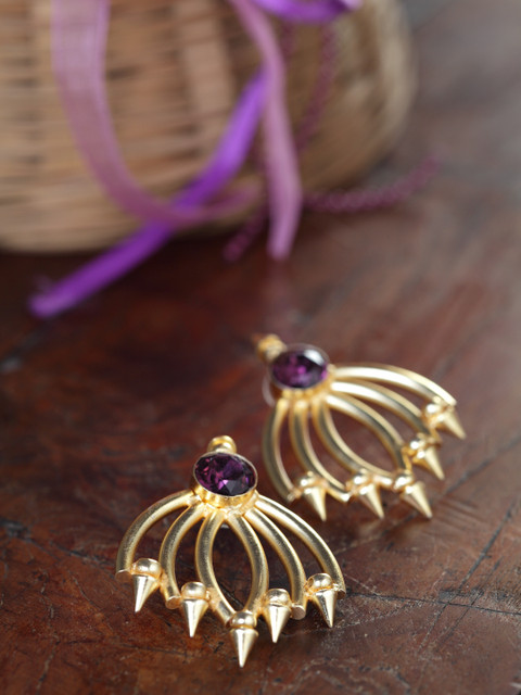 

DIVA WALK Gold-Toned Contemporary Drop Earrings