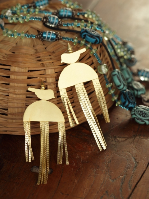 

DIVA WALK Gold-Toned Contemporary Drop Earrings