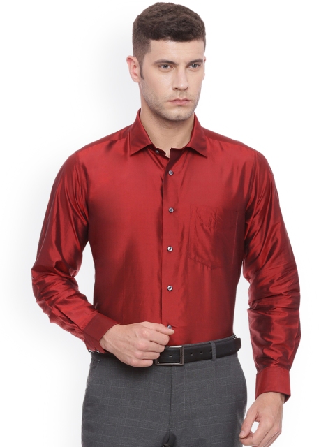 

Van Heusen Men Red Comfort Regular Fit Solid Partywear Shirt