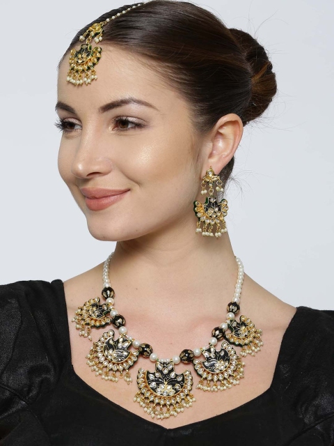 

Zobby Black Gold-Plated Handcrafted Kundan Studded Jewellery Set