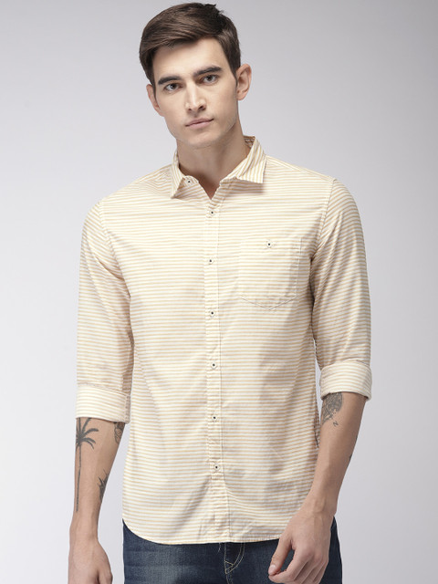 

LOCOMOTIVE Men Off-White & Beige Regular Fit Striped Casual Shirt