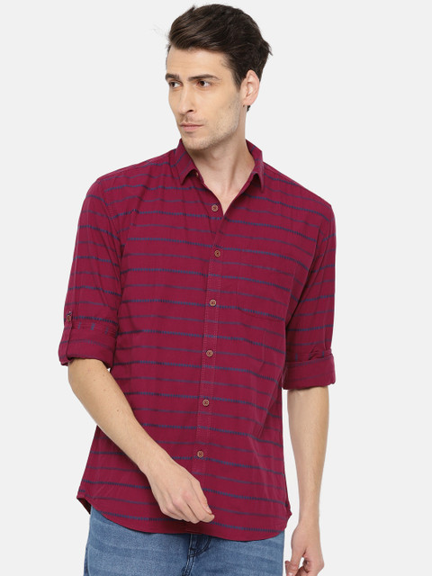 

Nature Casuals Men Maroon & Navy Blue Slim Fit Self Design Casual Shirt