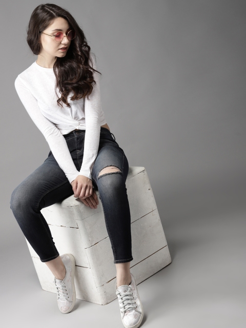 

HERE&NOW Women Blue Skinny Fit Mid-Rise Cropped Slash Knee Stretchable Jeans
