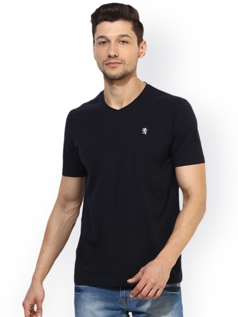 

Red Tape Men Navy Blue Solid V-Neck T-shirt