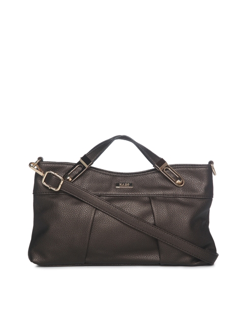 

Kazo Brown Solid Clutch