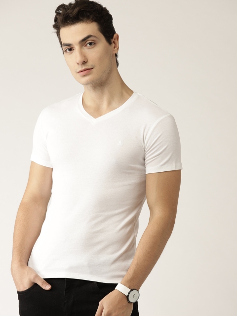

United Colors of Benetton Men White Solid V-Neck T-shirt