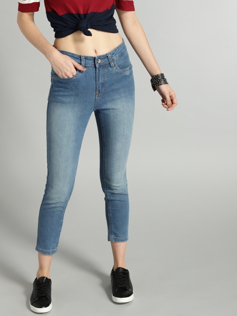 

Roadster Women Blue Regular Fit Mid-Rise Clean-Look Stretchable Cropped Jeans