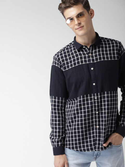 

Mast & Harbour Men Navy Blue & White Regular Fit Checked Casual Shirt