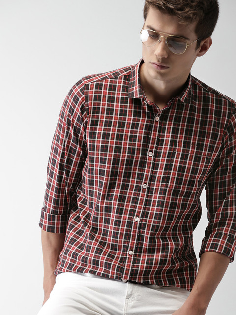 

Mast & Harbour Men Black & Red Slim Fit Checked Casual Shirt