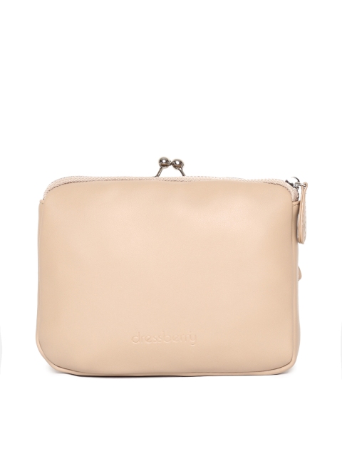 

DressBerry Beige Solid Clutch, Pink