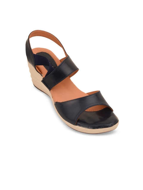 

pelle albero Women Black Solid Leather Wedges