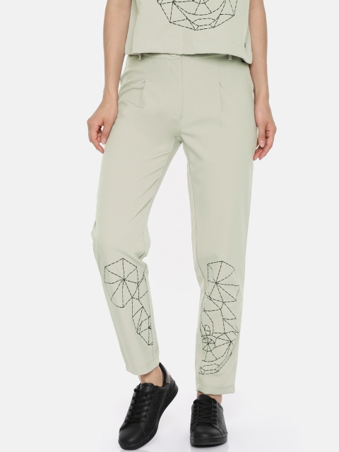 

Vero Moda Women Grey Regular Fit Printed Peg Trousers