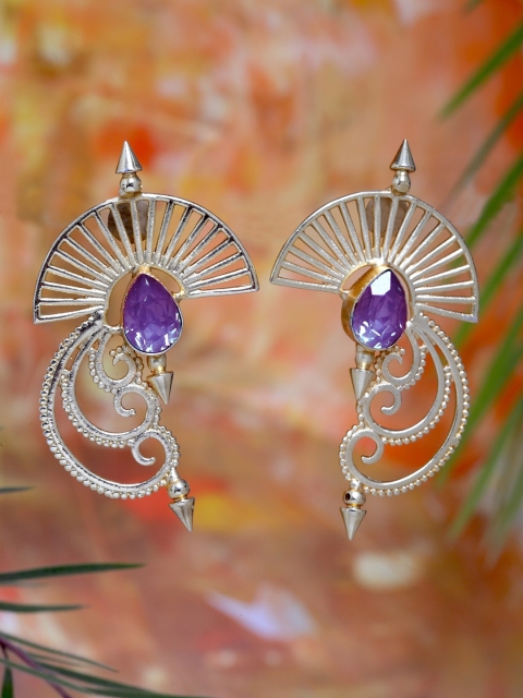 

DIVA WALK Gold-Toned Contemporary Drop Earrings