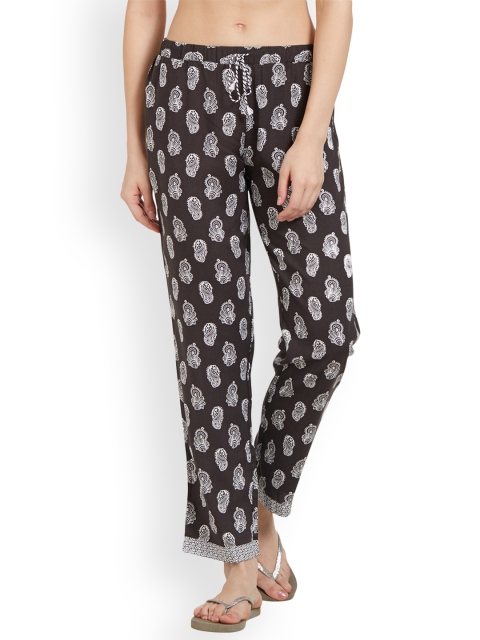 

Soie Women Black & White Printed Pyjama