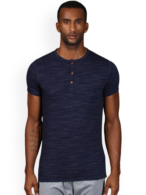

MKH Men Navy Blue Solid Henley Neck T-shirt