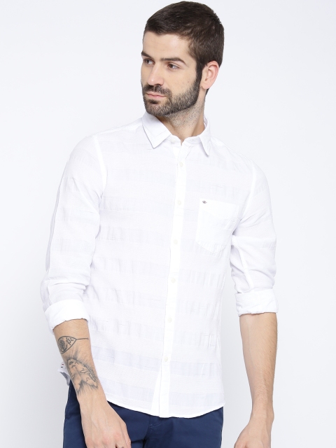 

Lee Cooper Men White Contemporary Fit Self-Striped Casual Shirt