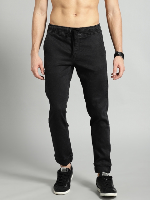 

Roadster Men Black Mid-Rise Clean Look Stretchable Joggers