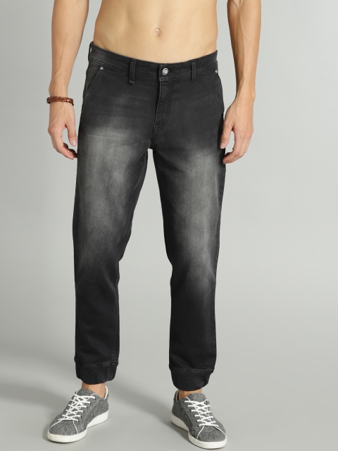 

Roadster Men Black Carrot Jogger Fit Mid-Rise Clean Look Stretchable Jeans