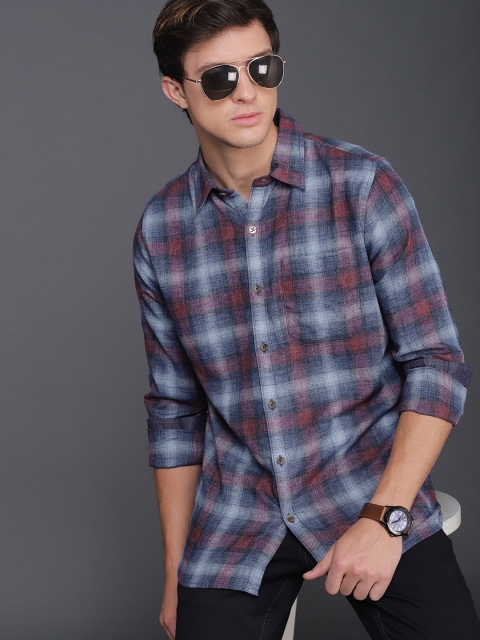 

WROGN Men Blue & Red Slim Fit Checked Casual Shirt