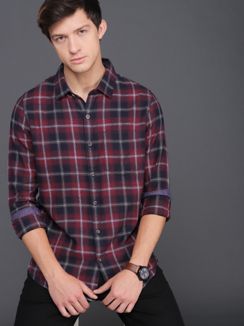 

WROGN Men Red & Navy Blue Slim Fit Checked Casual Shirt