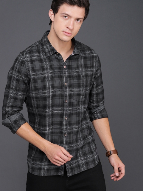 

WROGN Men Charcoal Grey Slim Fit Checked Casual Shirt