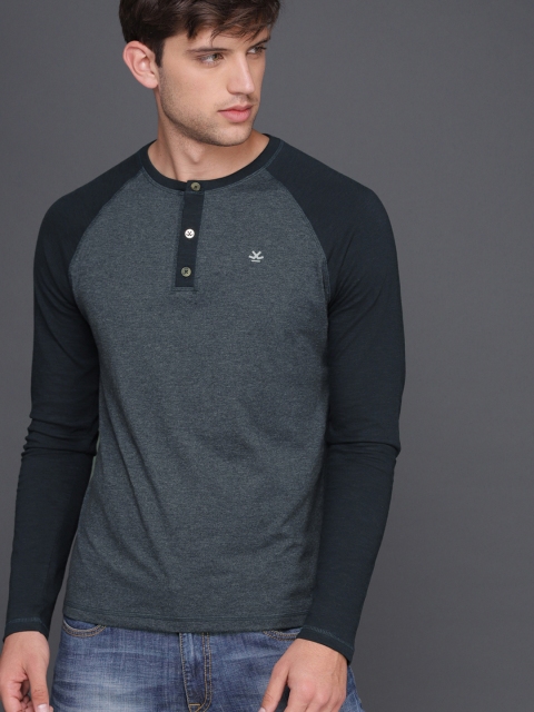 

WROGN Men Blue Solid Henley Neck T-shirt