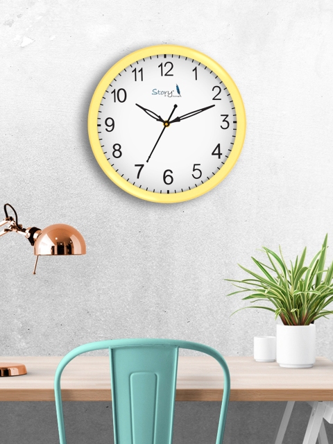 

Story@home White Round Solid Analogue Wall Clock 25 cm x 25 cm