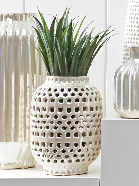 

Pure Home and Living Cream-Coloured Decorative Vase