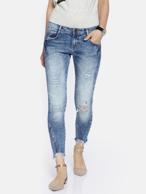 

People Women Blue Slim Fit Mid-Rise Mildly Distressed Stretchable Cropped Jeans