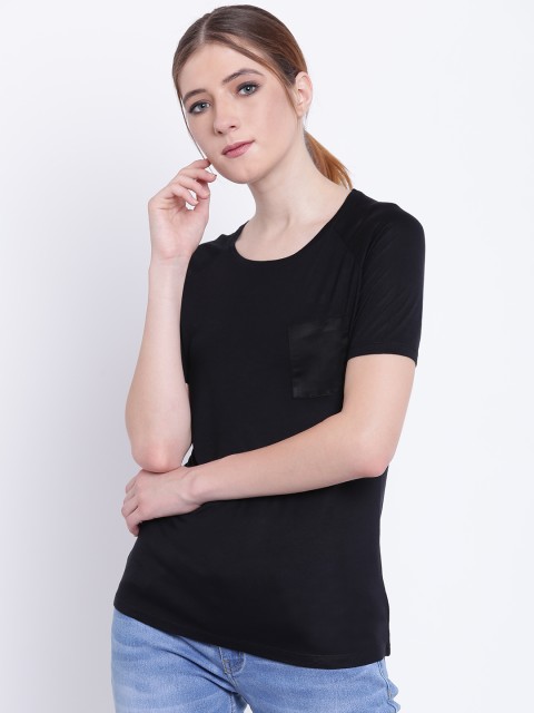 

People Women Black Solid Round Neck T-shirt