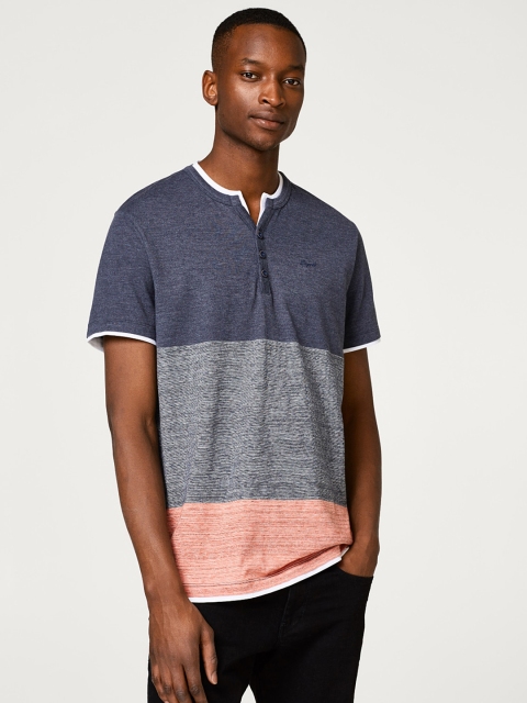 

ESPRIT Men Charcoal Grey Colourblocked Henley Neck T-shirt