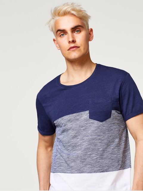 

ESPRIT Men Navy Blue Colourblocked Round Neck T-shirt