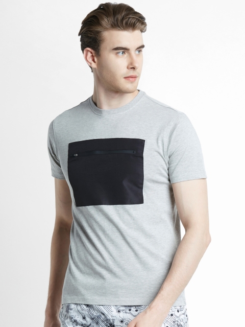 

Ajile by Pantaloons Men Grey Melange Solid Round Neck T-shirt