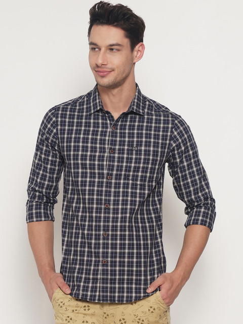 

The Indian Garage Co Men Navy Blue & Off-White Slim Fit Checked Casual Shirt