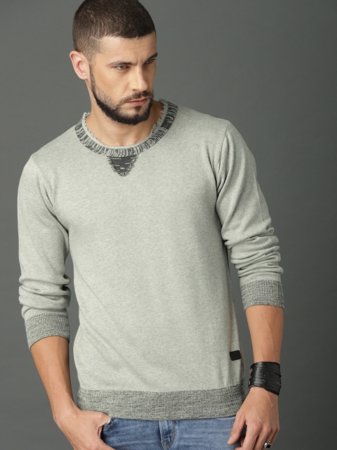 

Roadster Men Grey Solid Pullover Sweater