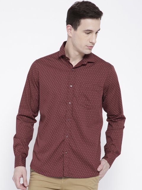

DENNISON Men Maroon Comfort Slim Fit Printed Casual Shirt