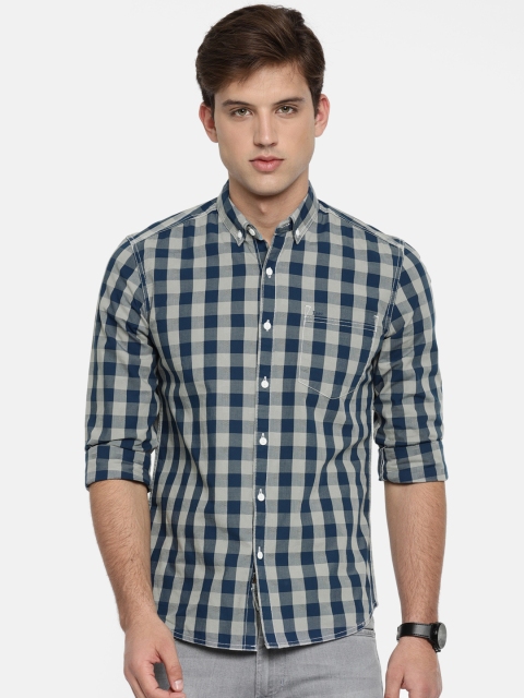 

Lee Men Blue & Grey Slim Fit Checked Casual Shirt