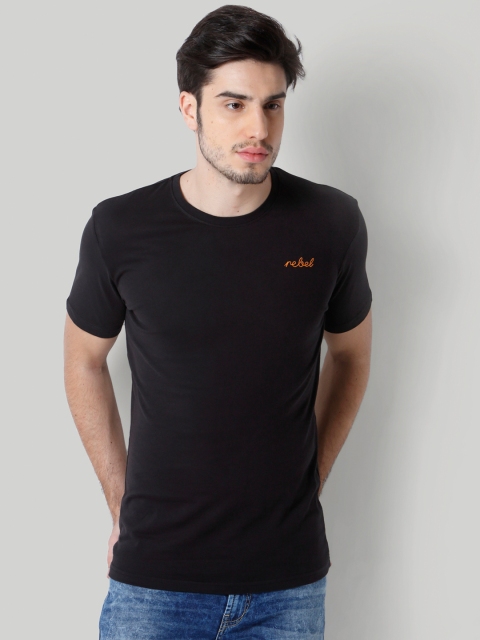 

ONLY & SONS Men Black Solid Round Neck T-shirt