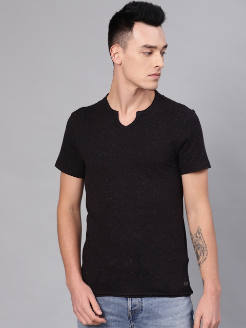 

Peter England Casuals Men Black Solid Round Neck T-shirt