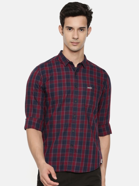 

Indigo Nation Street Men Navy Blue & Red Slim Fit Checked Casual Shirt