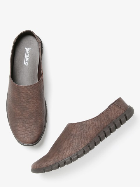 

Roadster Men Brown Textured Shoe-Style Sandals
