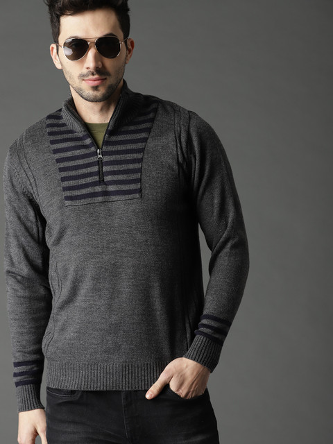 

Roadster Men Grey Solid Sweater