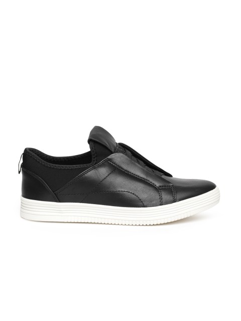 

ether Men Black Slip-On Sneakers