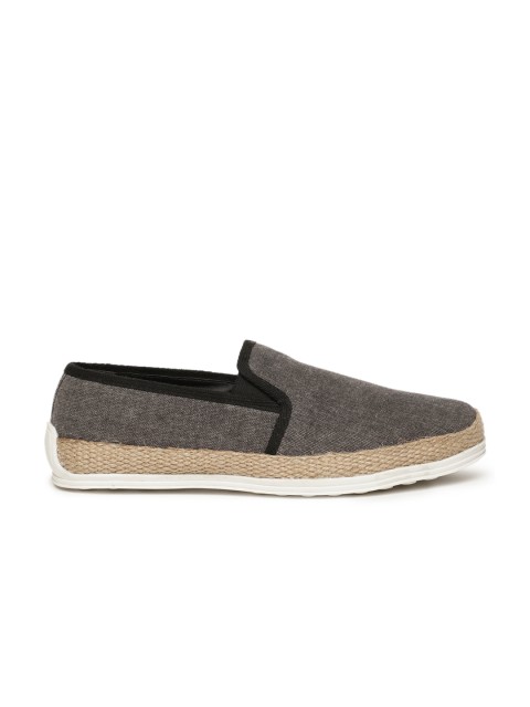 

Carlton London Men Grey Solid Slip-on Sneakers