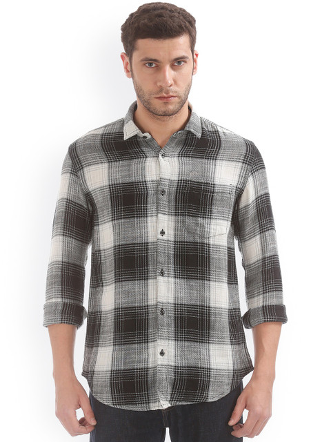 

Ed Hardy Men Black & White Slim Fit Checked Casual Shirt
