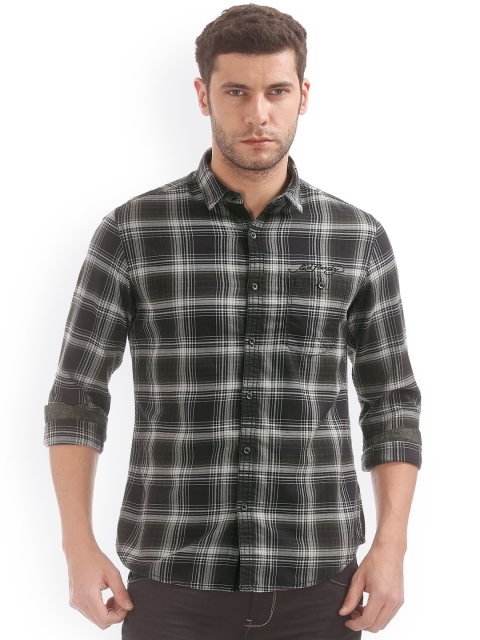 

Ed Hardy Men Black & White Slim Fit Checked Casual Shirt