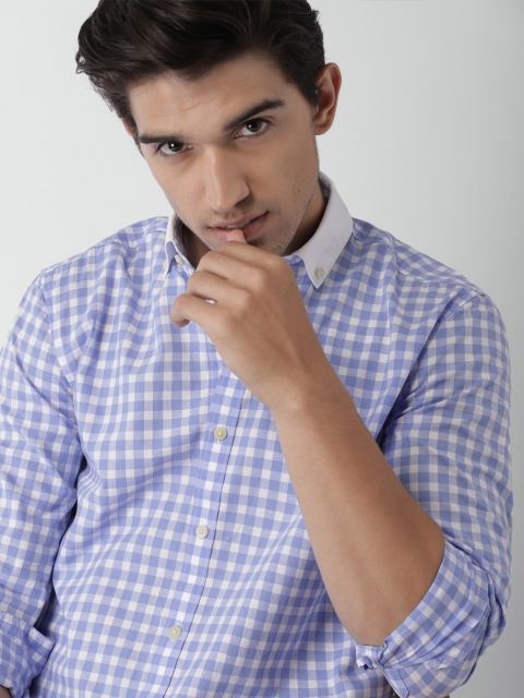 

INVICTUS Men Blue & White Slim Fit Checked Casual Shirt