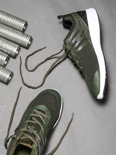 

Crew STREET Men Olive Green Running Shoes